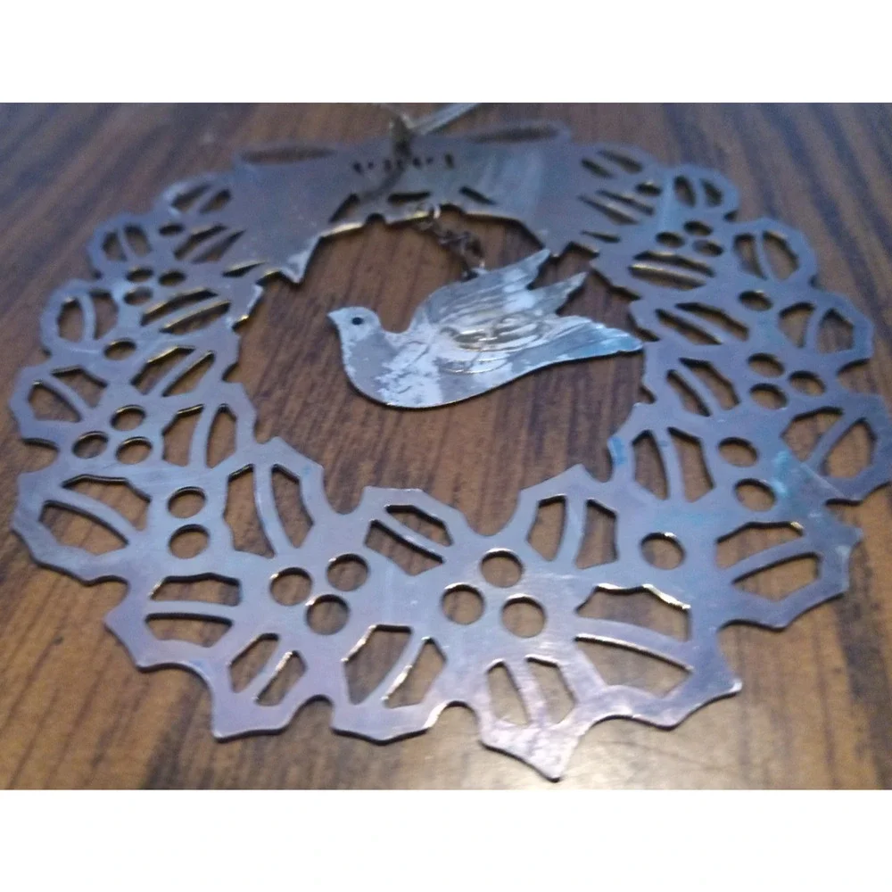 Avon 1989 Silver Christmas Wreath with Dove Ornament